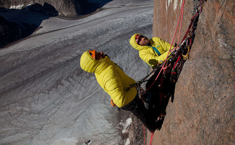 Thomas und Alexander Huber beim Kleettern auf Baffin Island