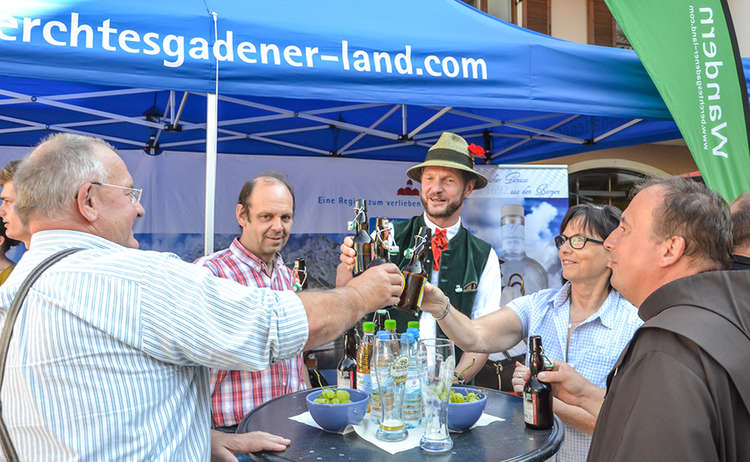 Ehrengäste beim Wander-Festival