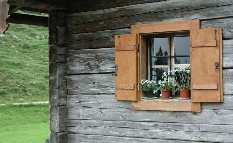 Fenster | Almhütte | Alpenstil