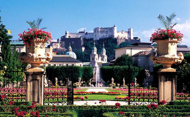 Mirabellgarten mit Festung Salzburg