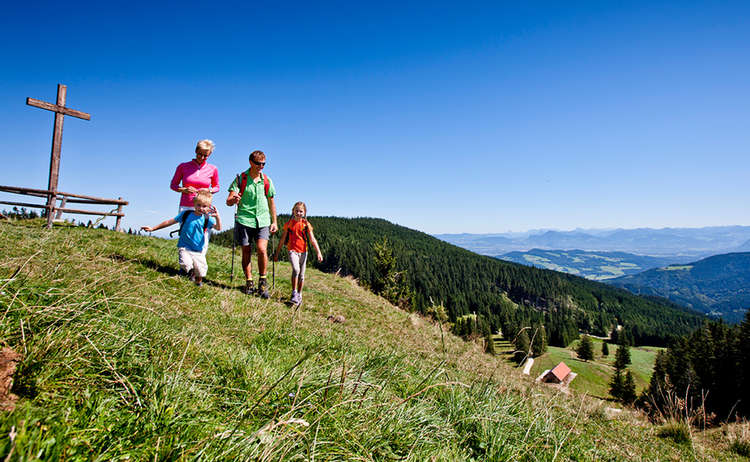 Das Gipfelkreuz auf der Stoißer Alm