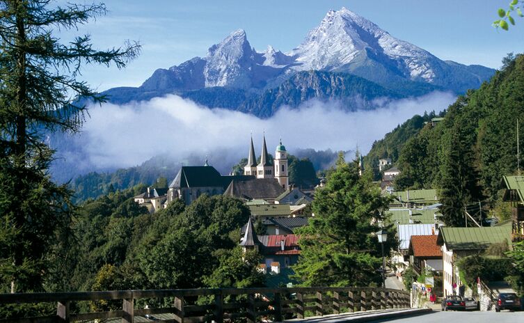 Blick vom Lockstein auf Berchtesgaden mit Watzmann vorschau