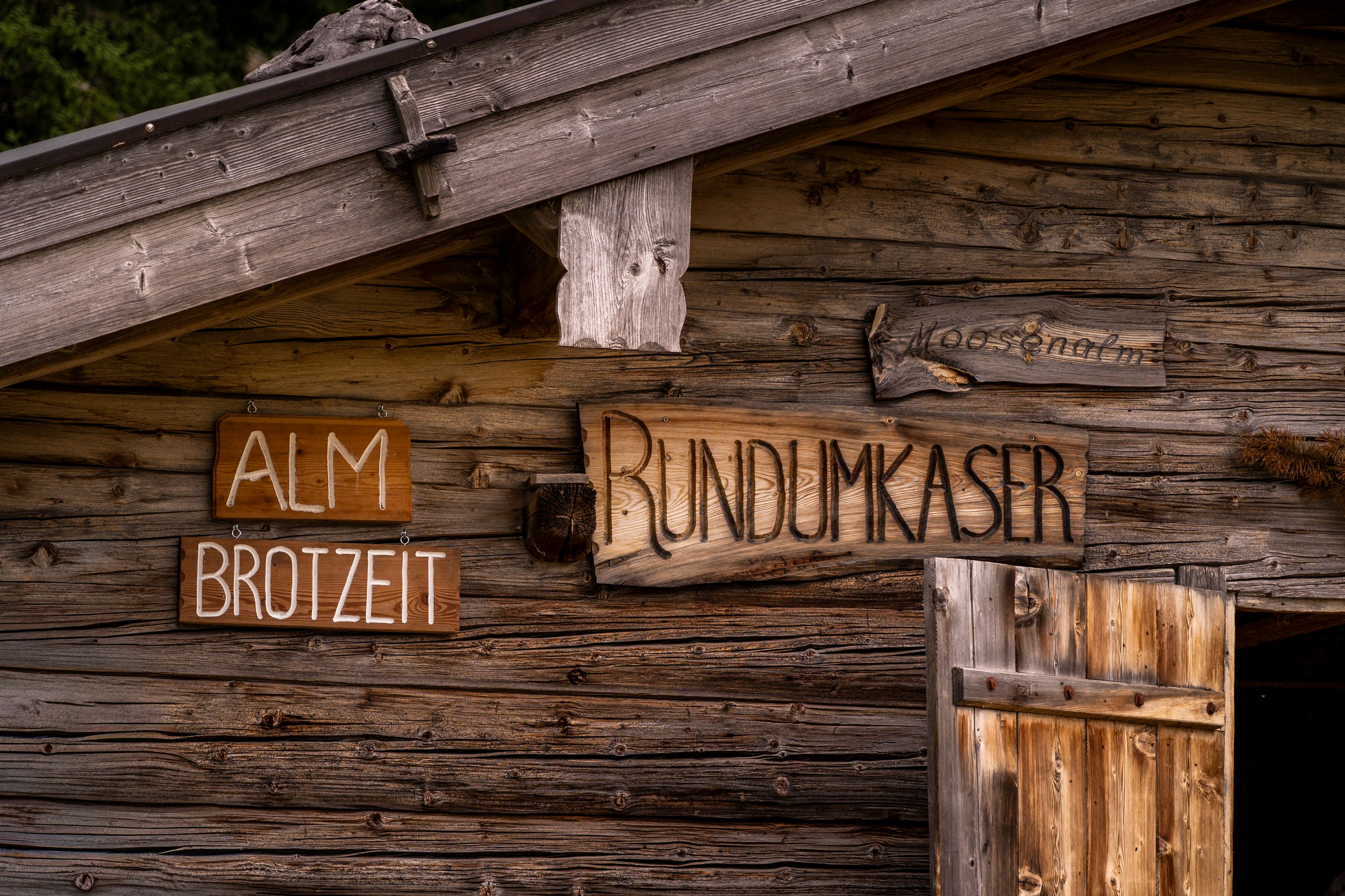 Der Rundumkaser auf der Moosenalm am Almerlebnisweg Ramsau