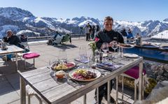 Josef Mender auf der Terrasse der Jenneralm