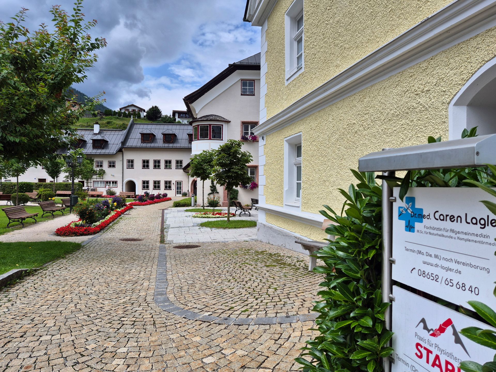 Die Praxis ist beim Rathaus von Schönau am Königssee