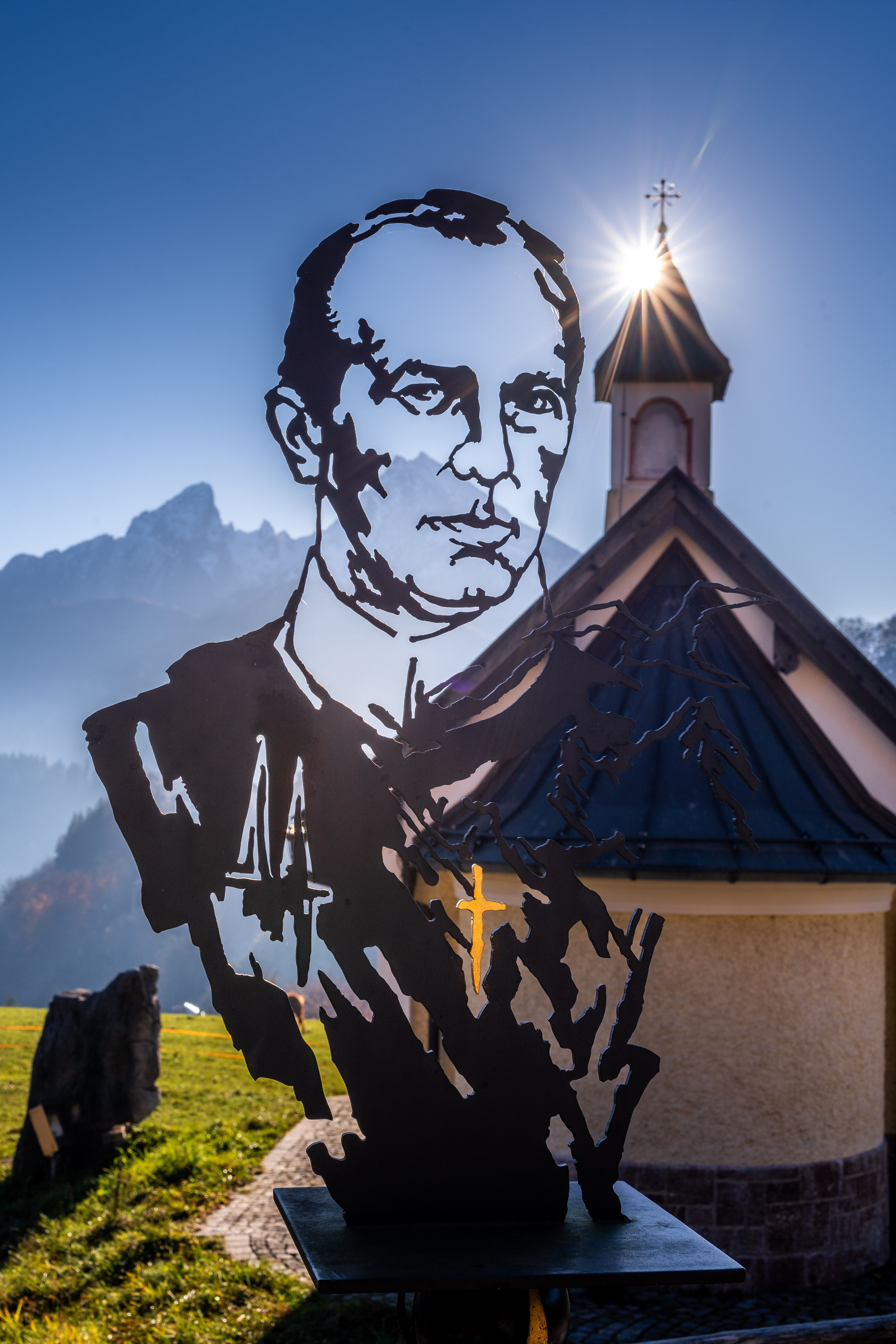 Die Kaspa Stnagssinger Stele an der Kirchleit`n Kapelle