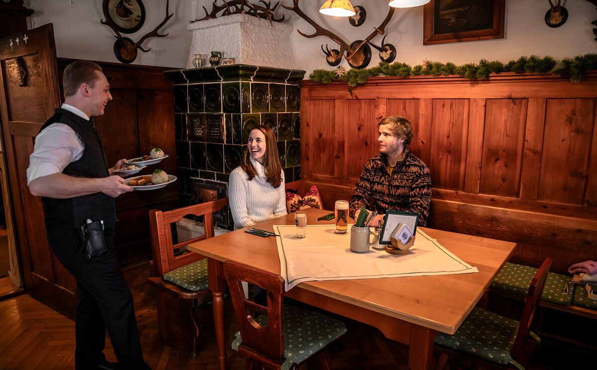 Gastlichkeit im historischen Wirtshaus Auzinger