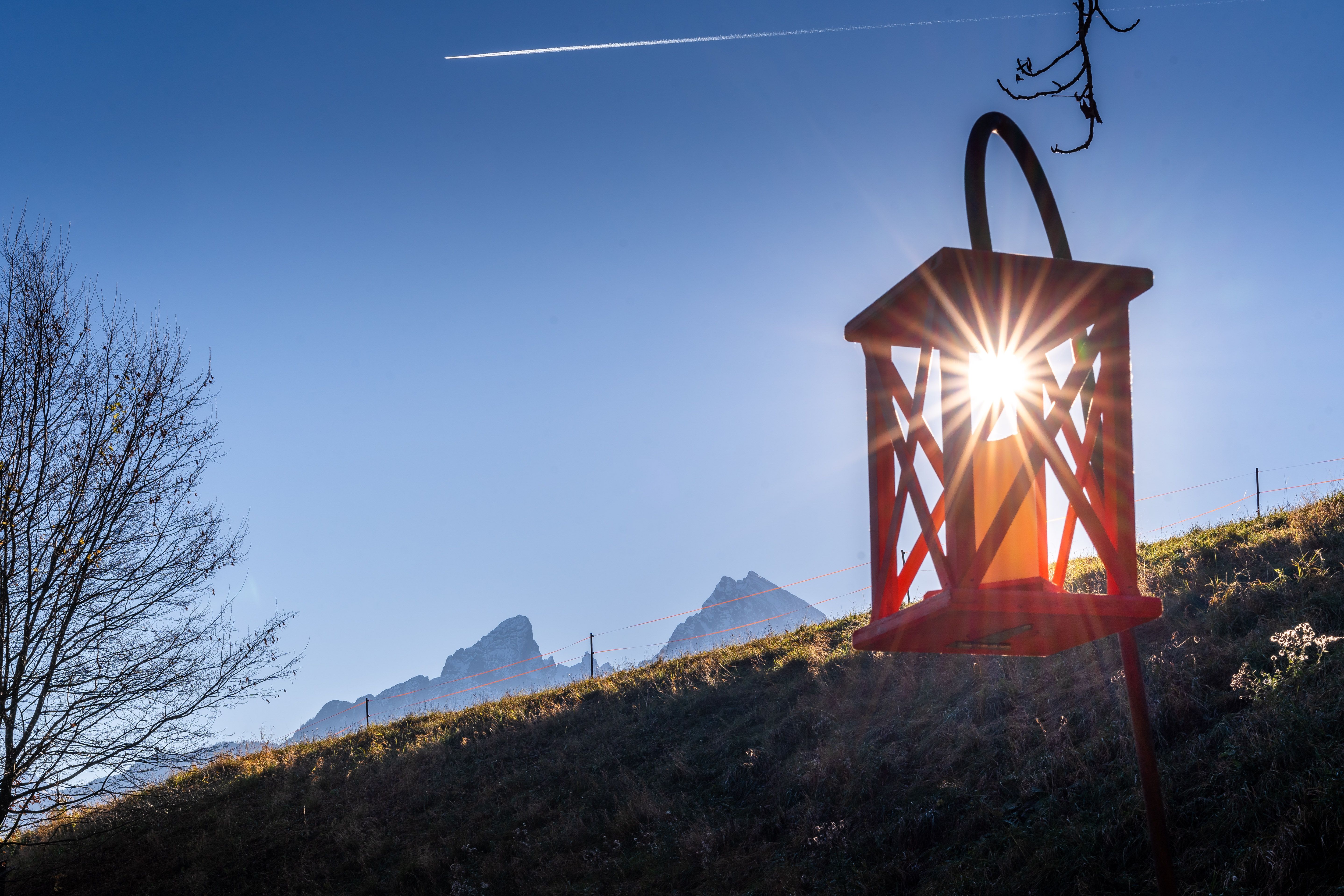 Laterne am Weg der Seligpreisungen zum Lockstein (zur Adventszeit)