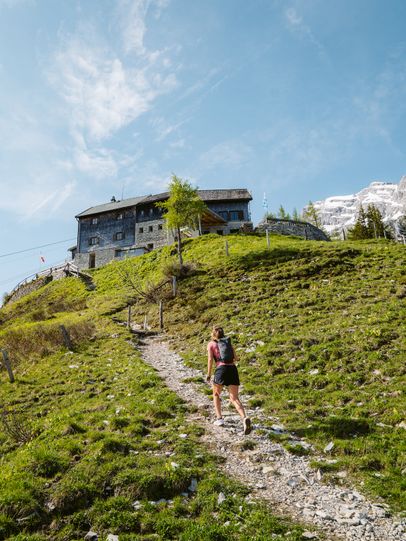 Die letzten Meter zum Purtschellerhaus