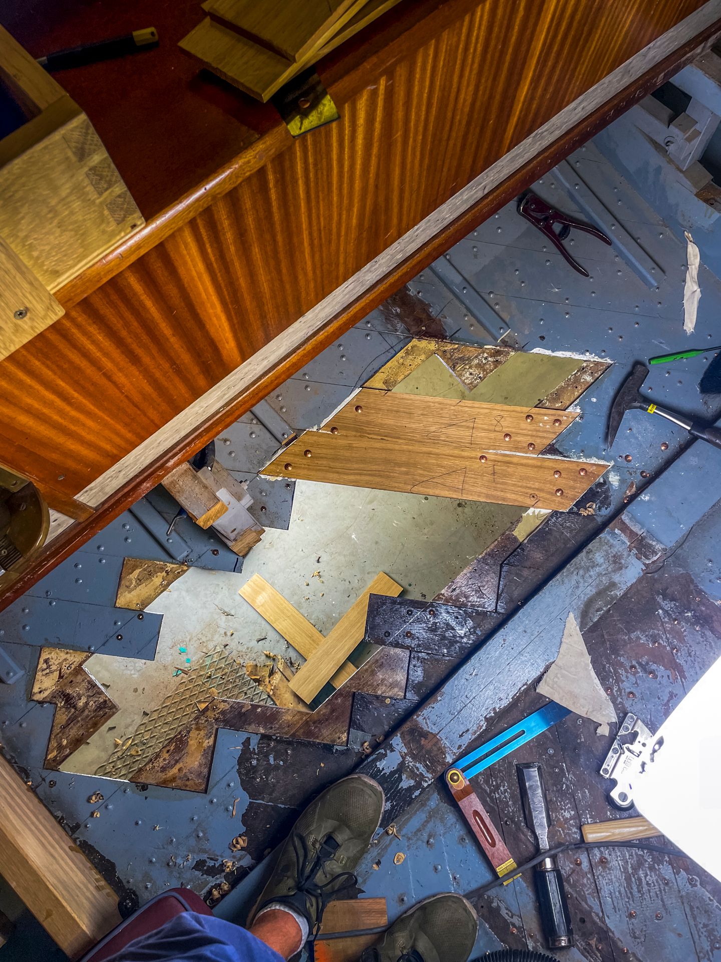 Beginn der Erneuerung der Planken 