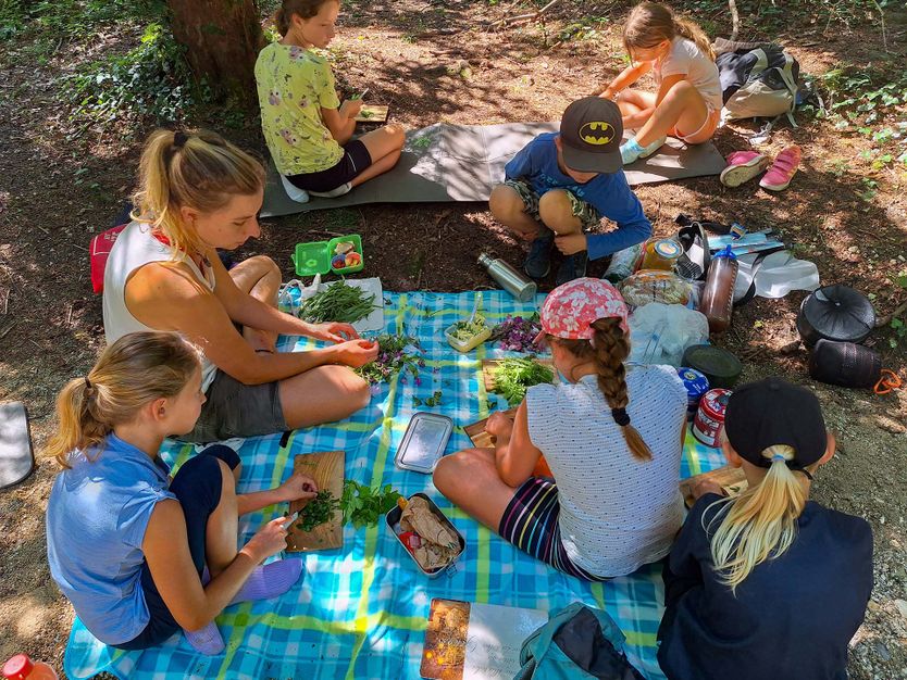 Bild zu Ferien-Entdeckertag: Kräuterwerkstatt