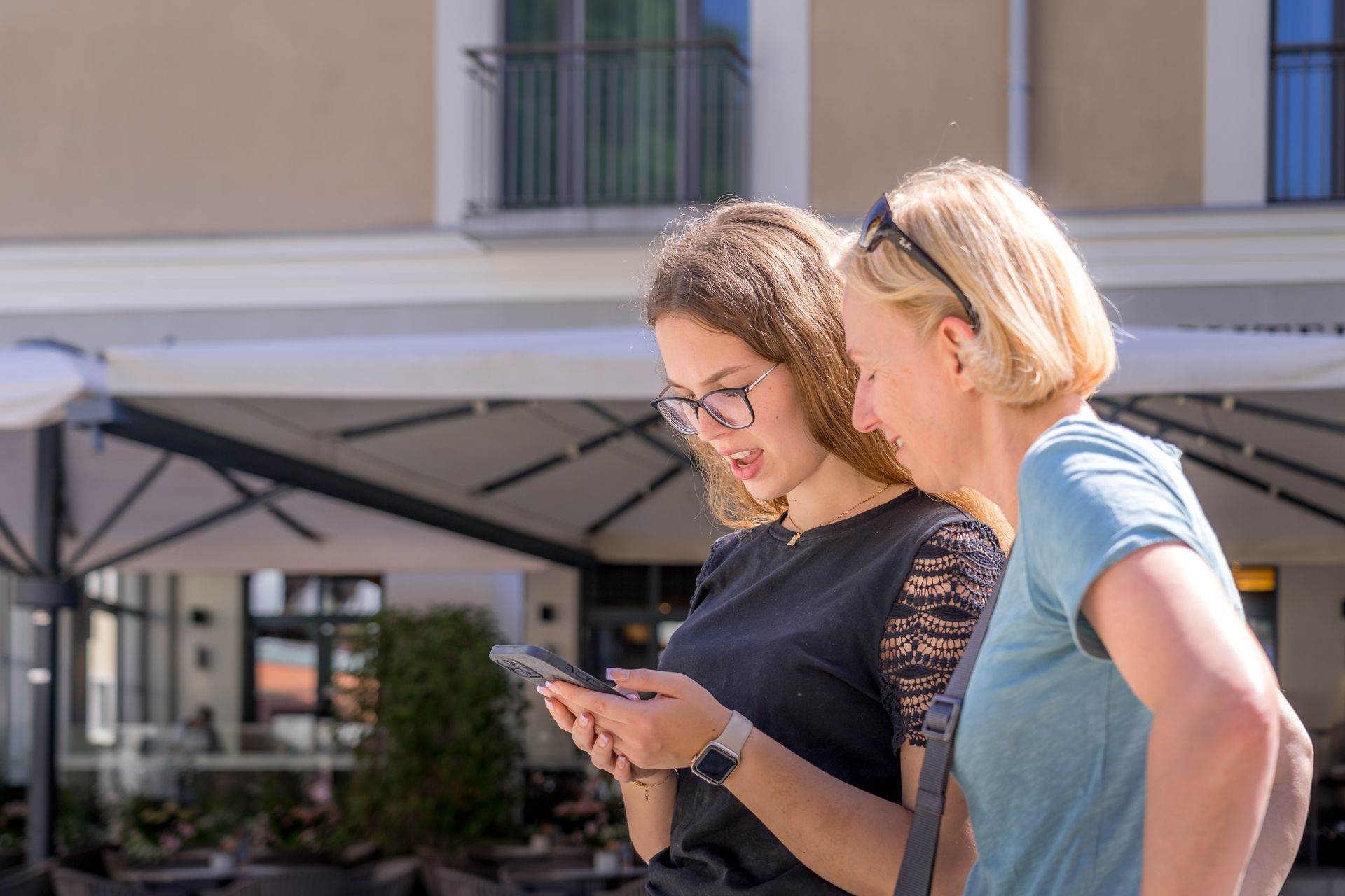 Auf der Suche nach Hinweisen...