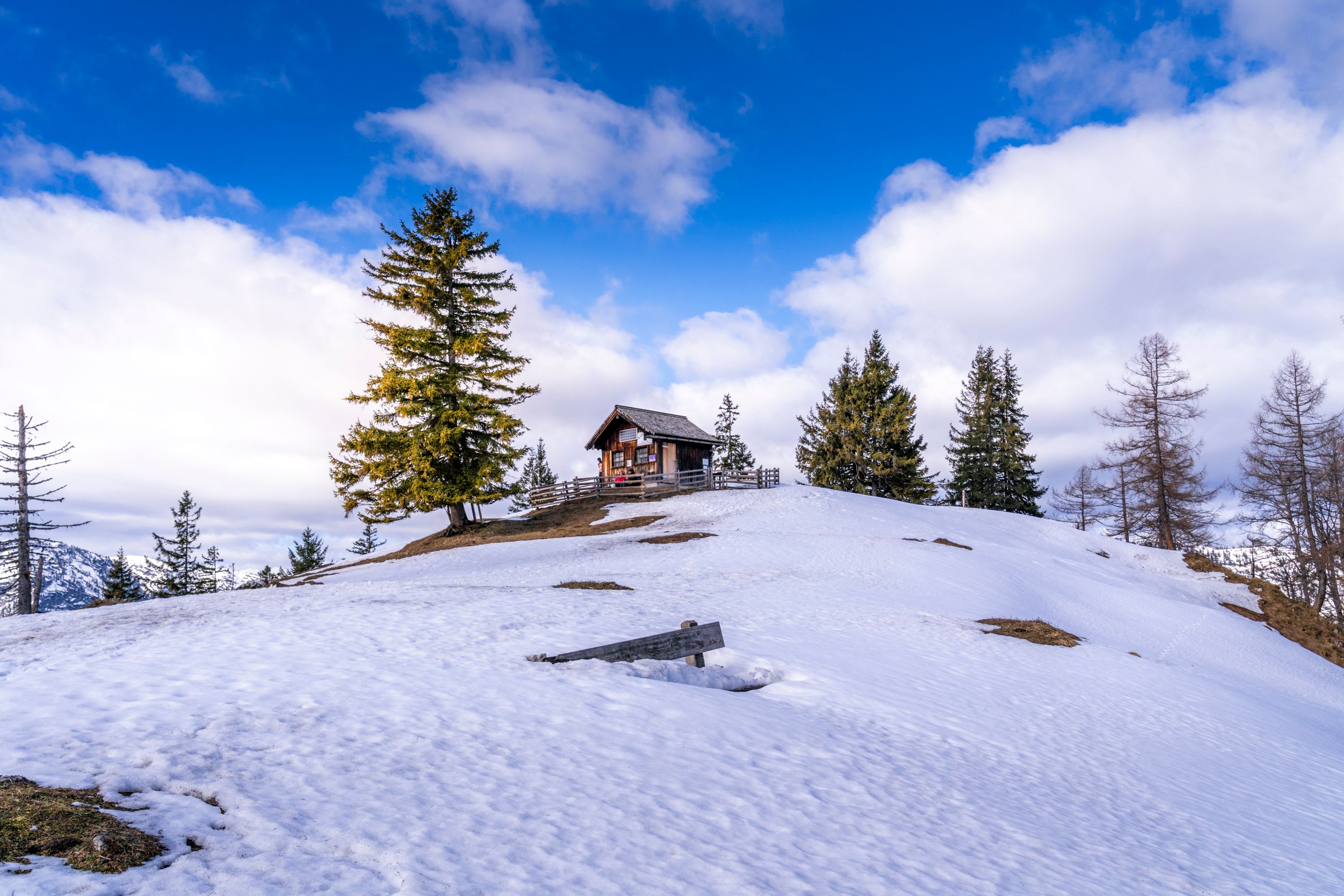 Die Bezoldhütte auf dem Toten Mann