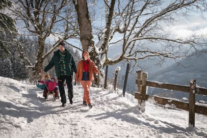 Winterwandern auf der Soleleitung im Bergsteigerdorf Ramsau