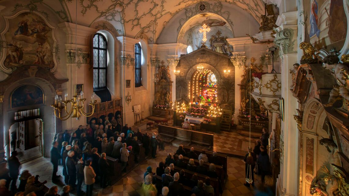 Mystisches Licht in der Kirche