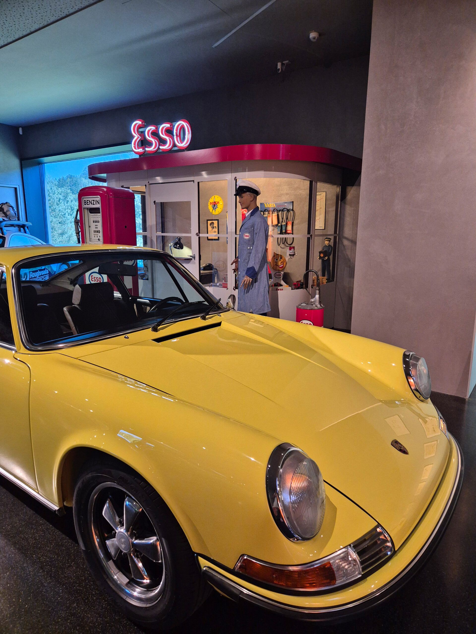 Eine alte Schautankstelle im Traumwerk