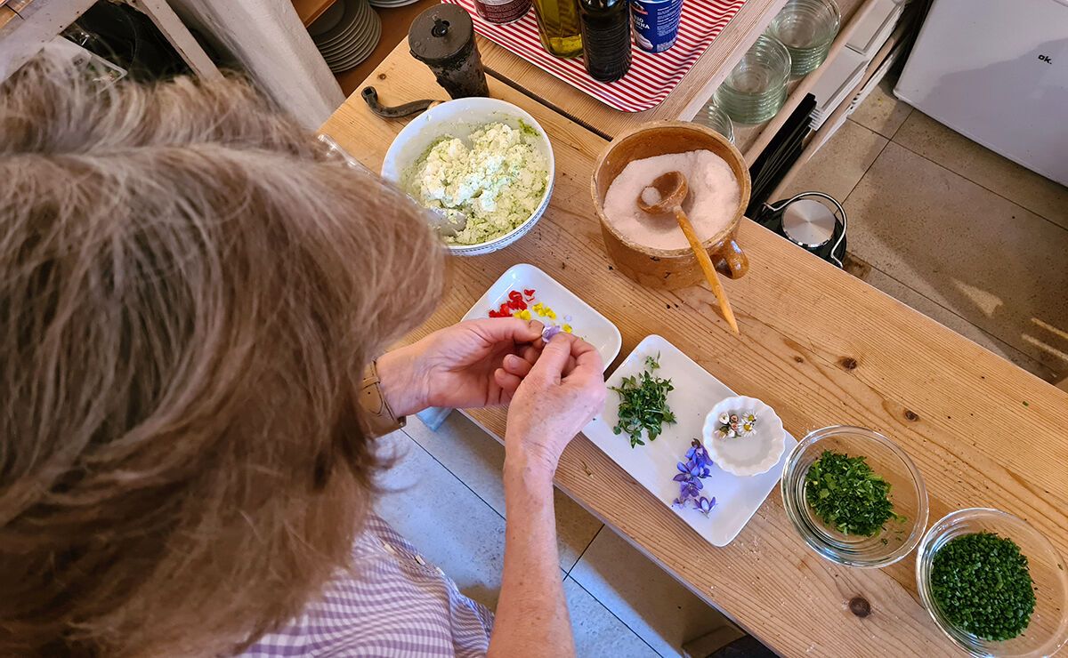Zubereitung der Frischkäsebällchen
