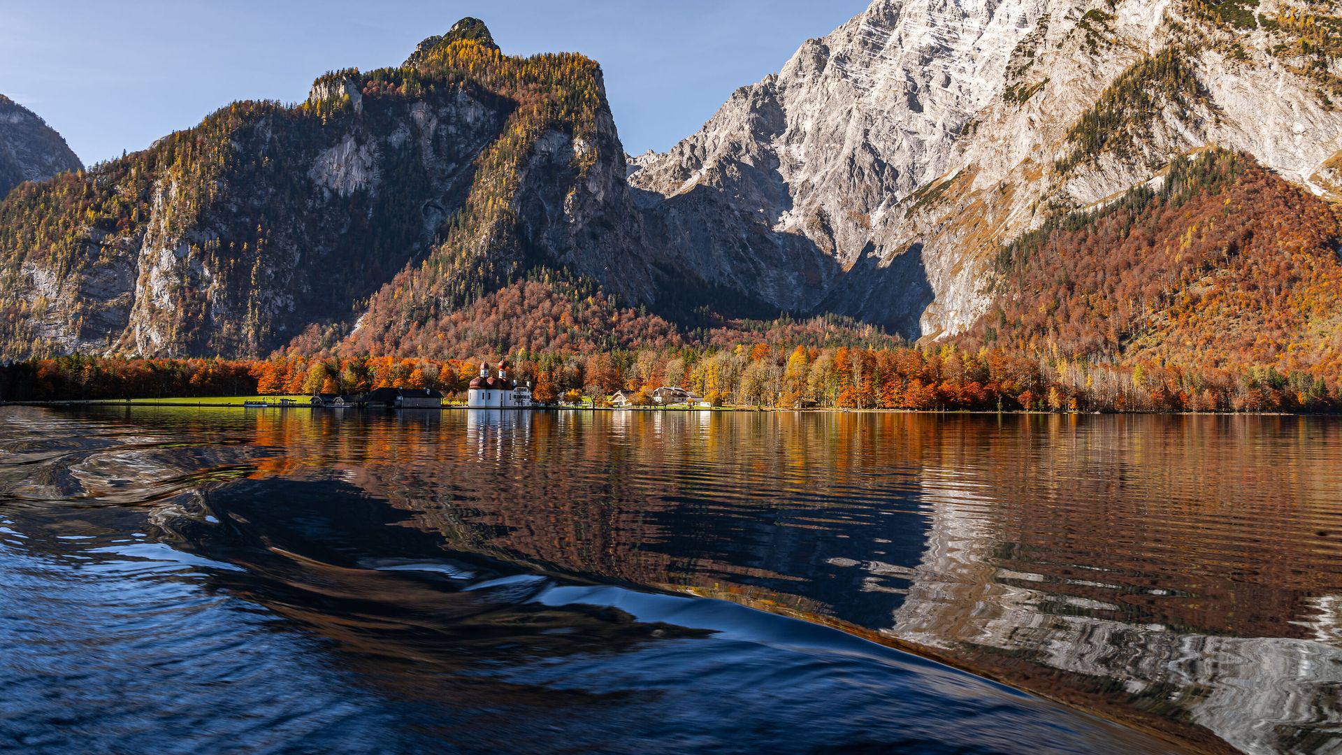 St. Bartholomä im Herbst