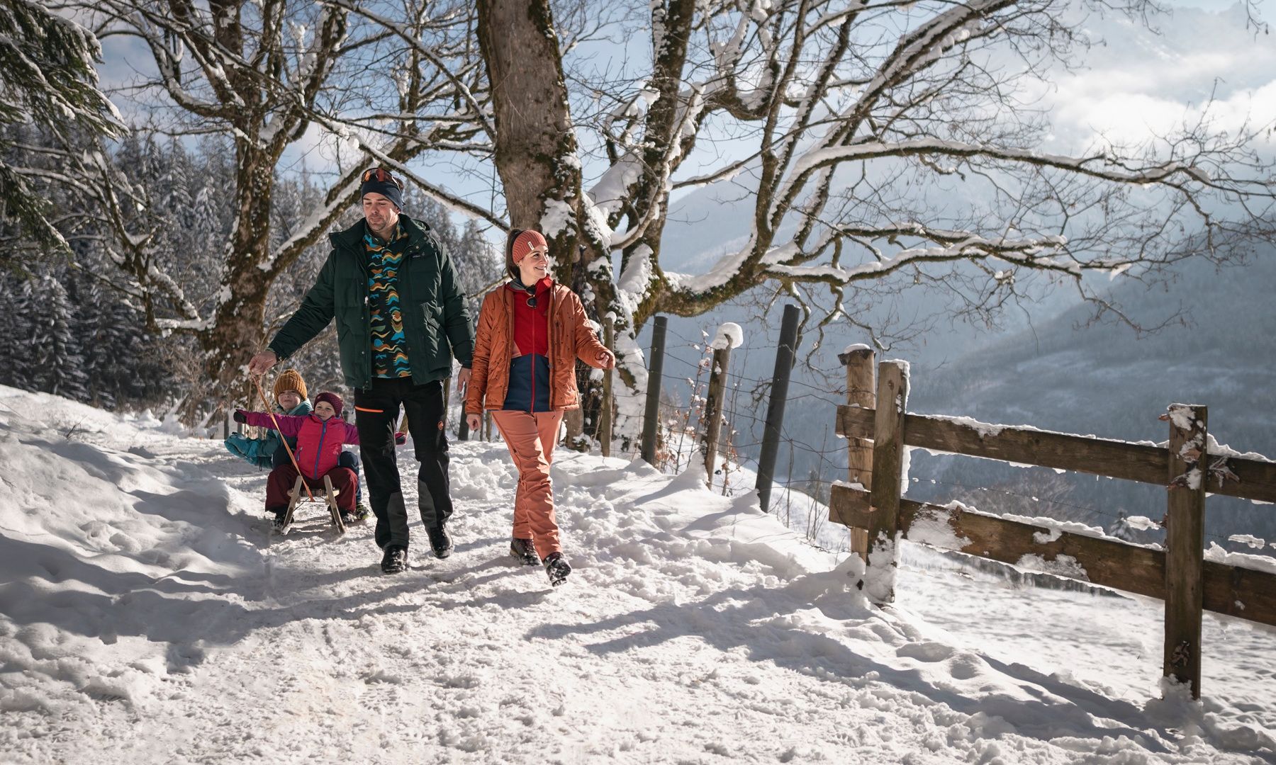 Winterwandern auf der Soleleitung im Bergsteigerdorf Ramsau