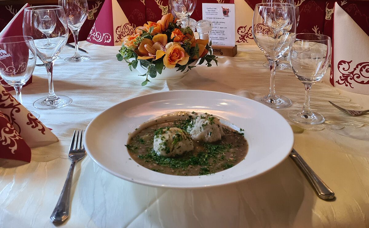 Kalbslüngerl mit Semmelknödl