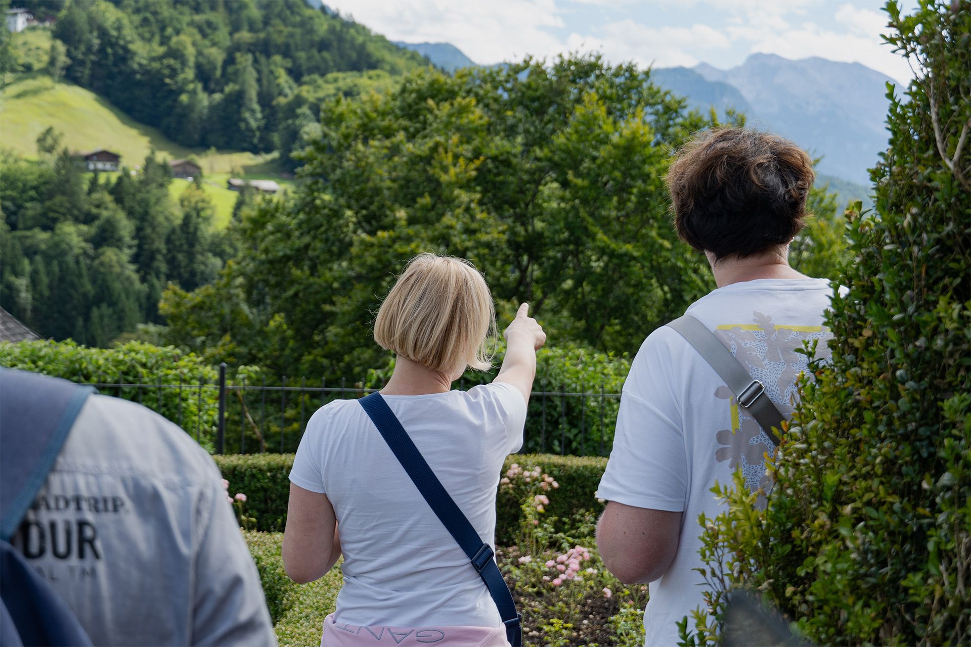 Vom Garten aus einen herrlichen Blick auf die Berge
