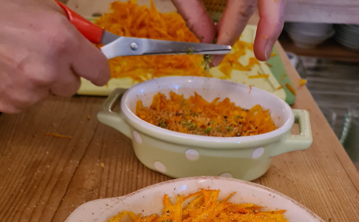 Gewürze und Kräuter für den Kürbis-Auflauf