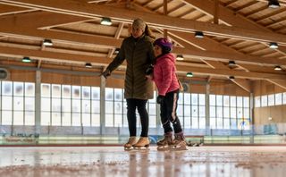 Schlittschuhlaufen in der Eishalle Berchtesgaden