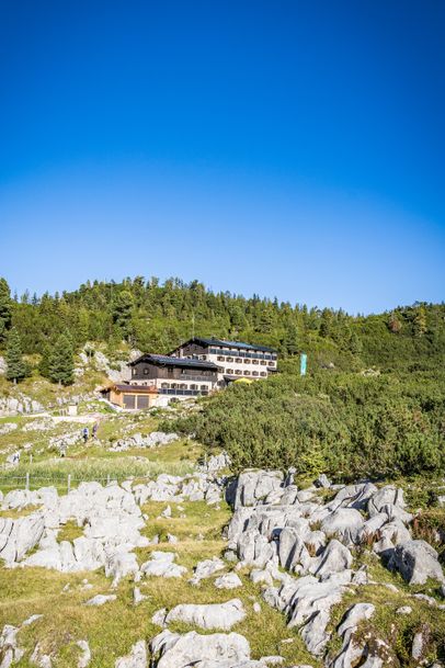 Die Neue Traunsteiner Hütte auf der Reiter Alm