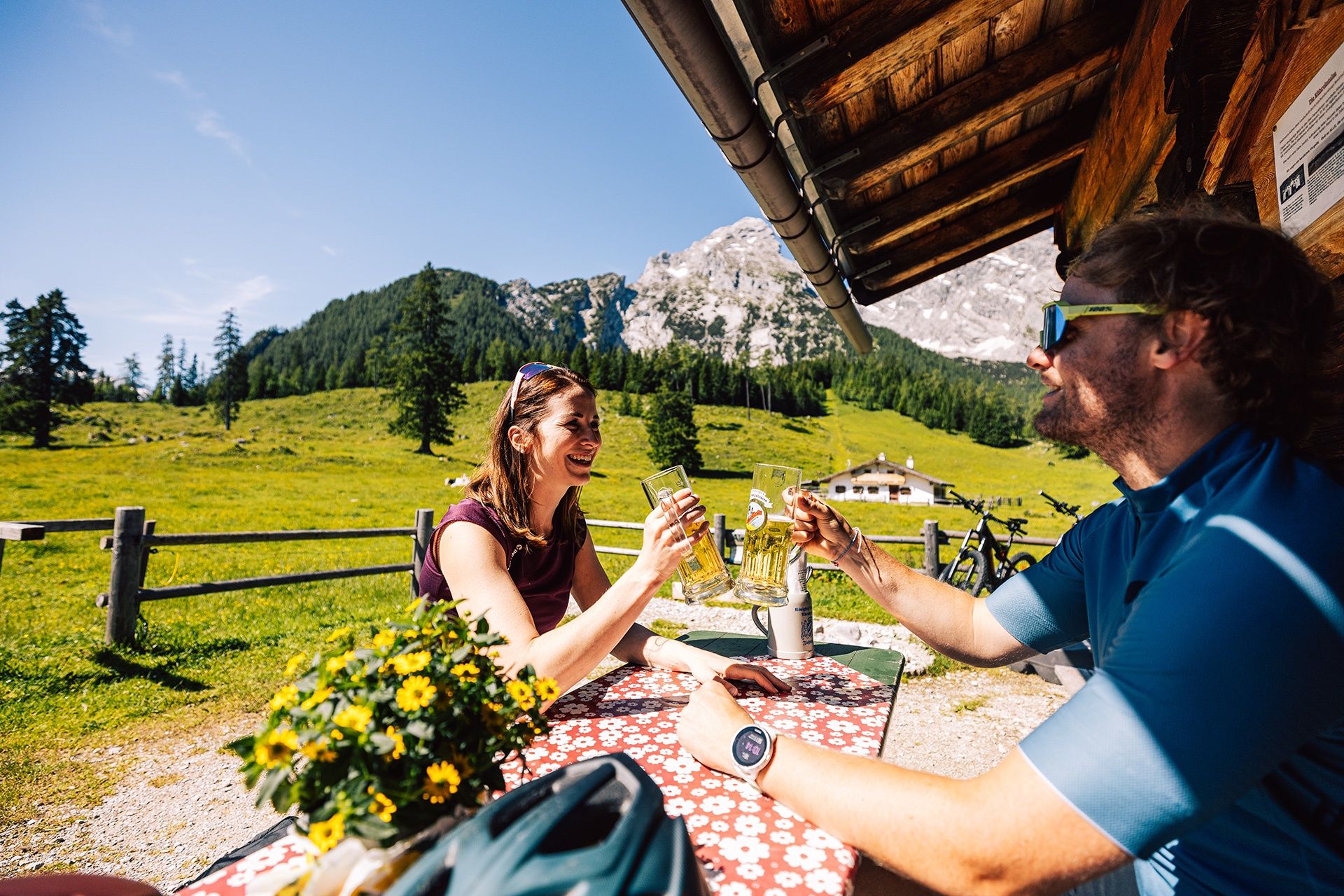 Brotzeit auf der Kühroint Alm