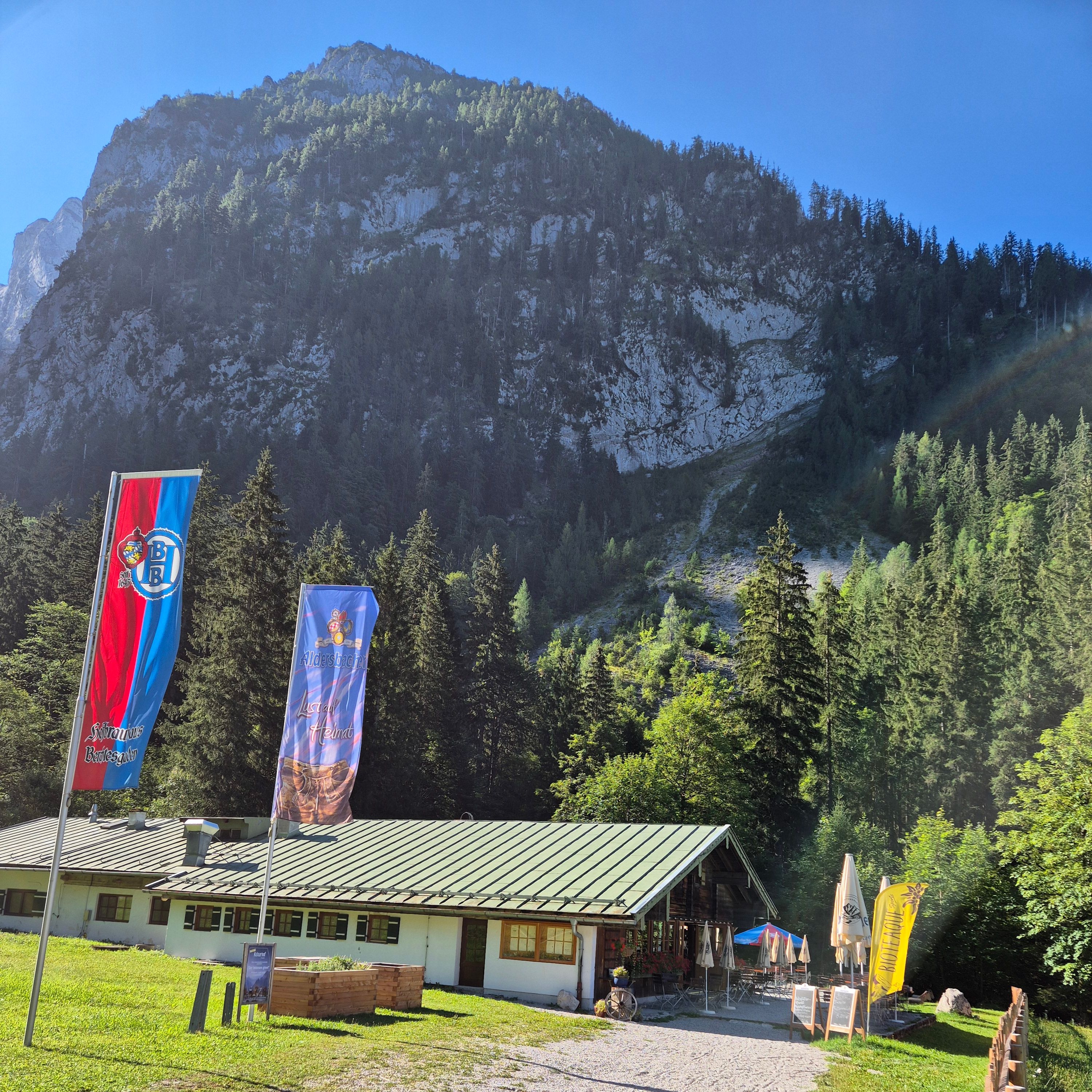 Die Scharitzkehlalm bei strahlendem Sonnenschein