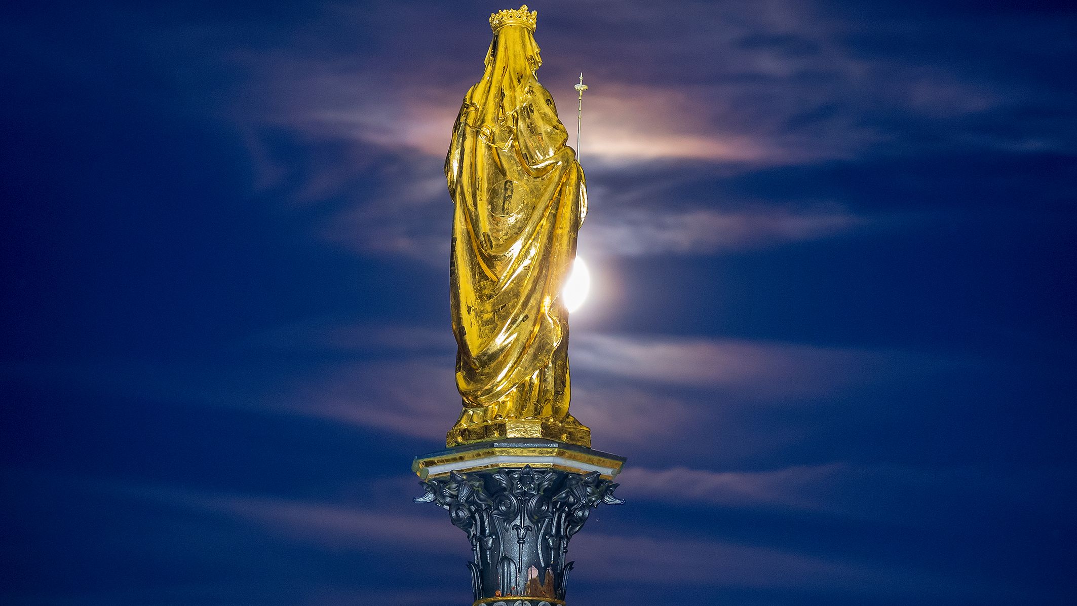 Mariensäule bei Nacht