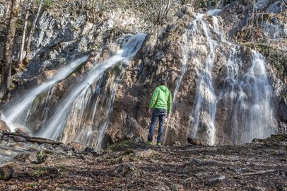 Wasserfall am Weg in der Aschau