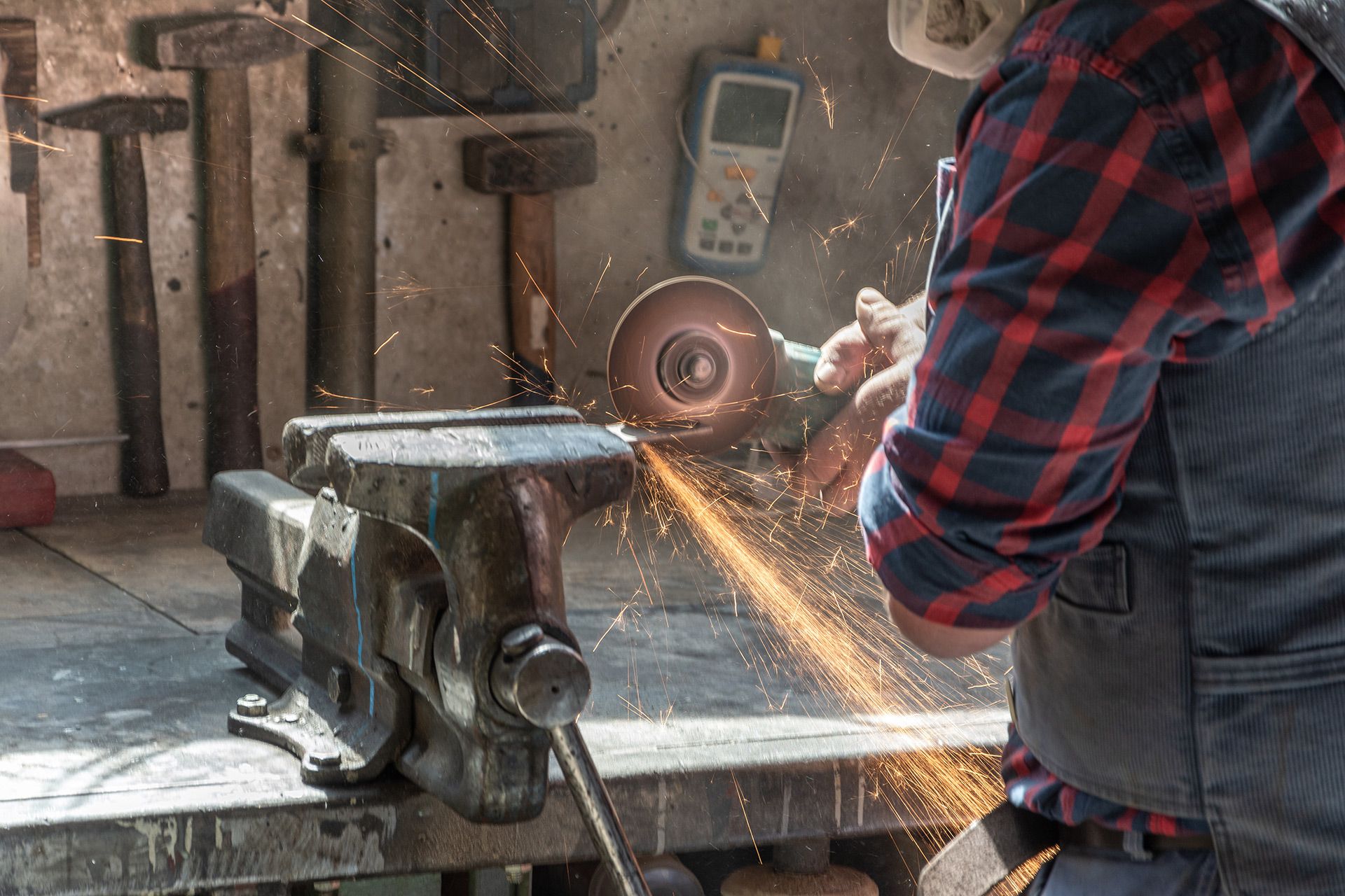 Messer Sepp in der Werkstatt