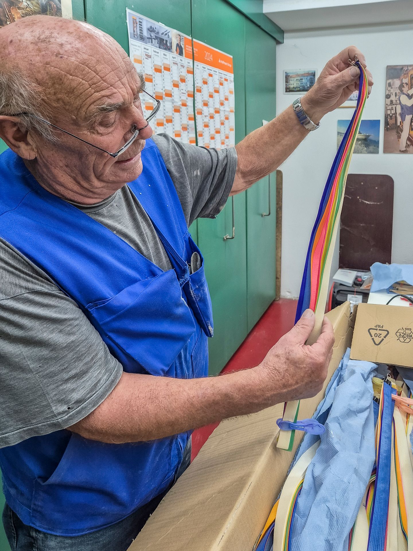 Hans Brandner zeigt seine Schaberbandl