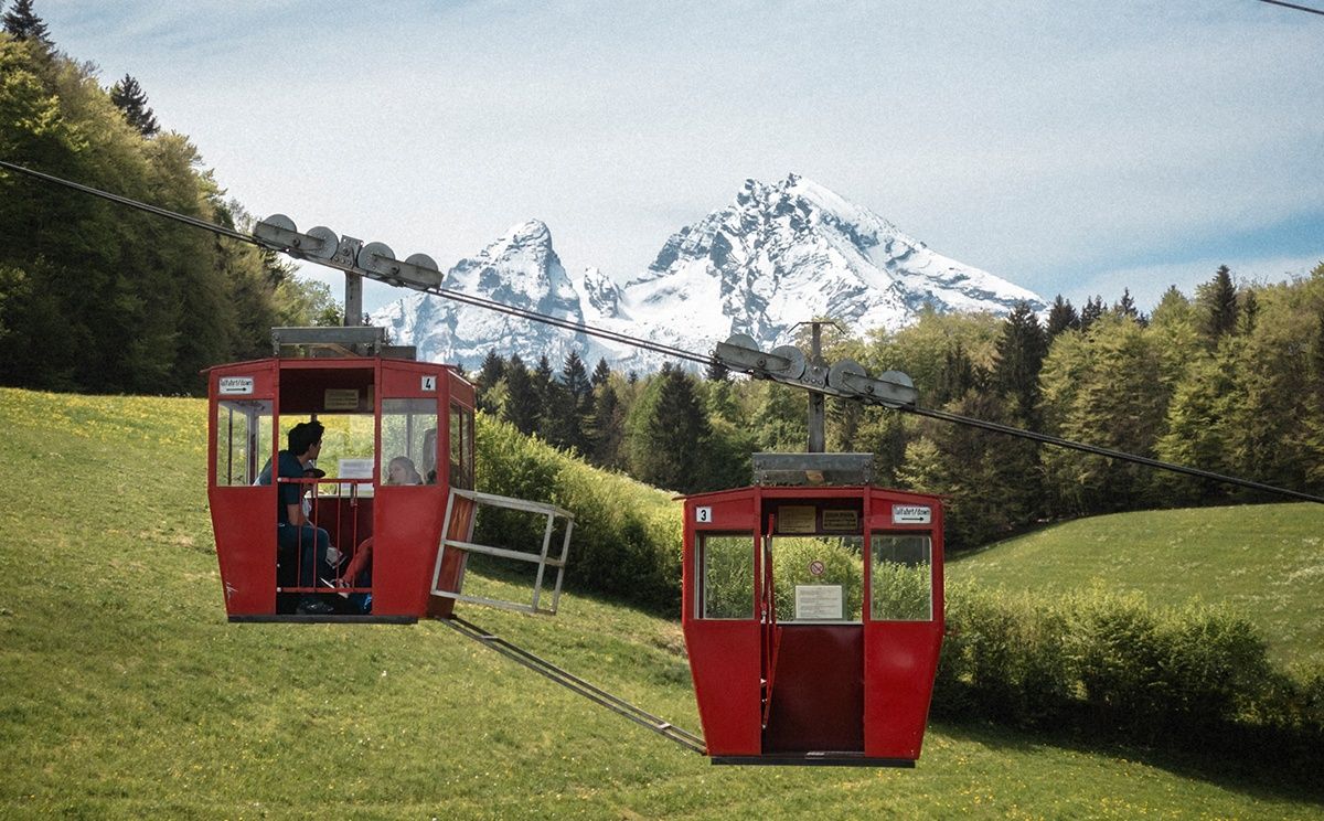 Die Obersalzbergbahn vor dem Watzmann