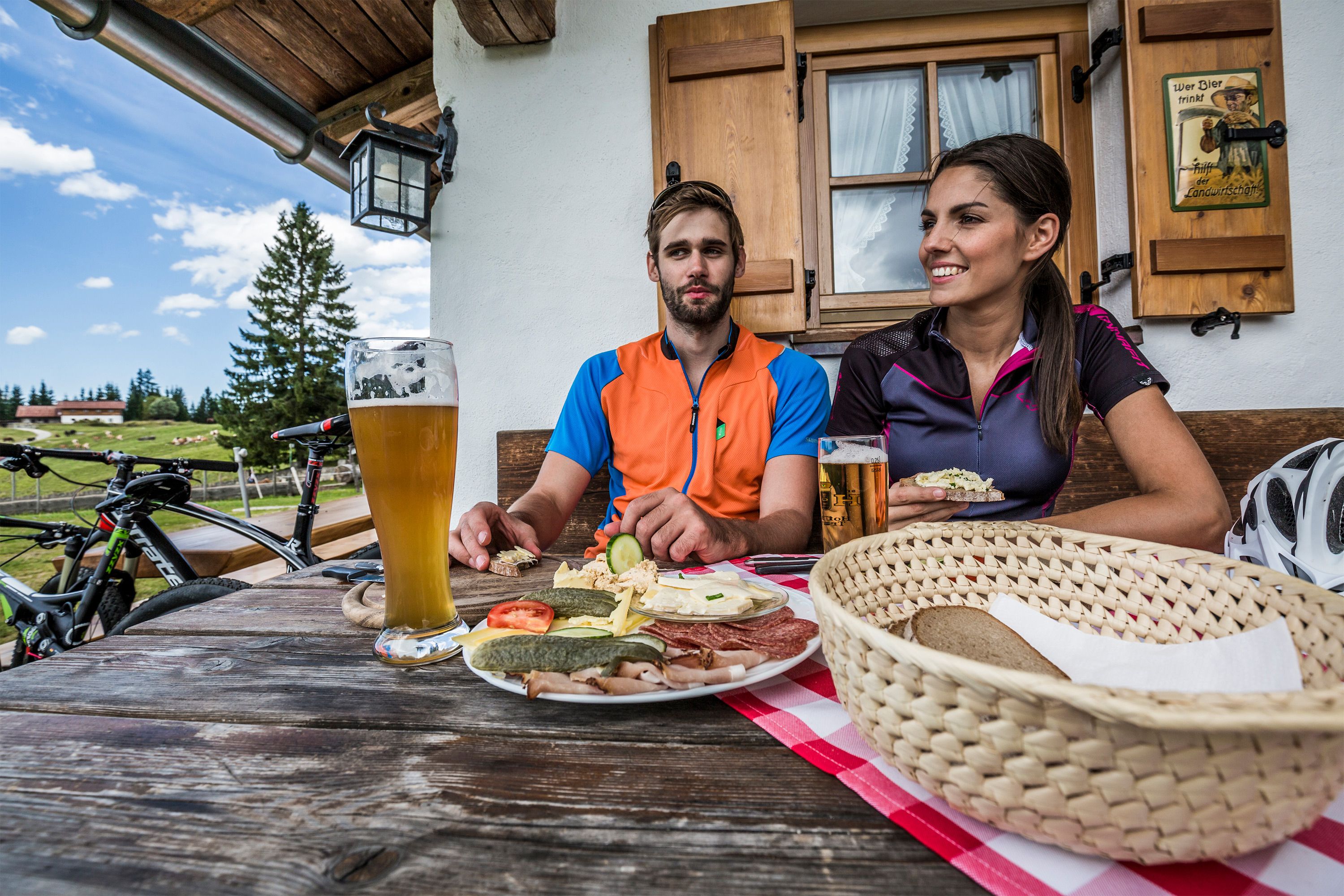 Brotzeit auf der Winklmoosalm