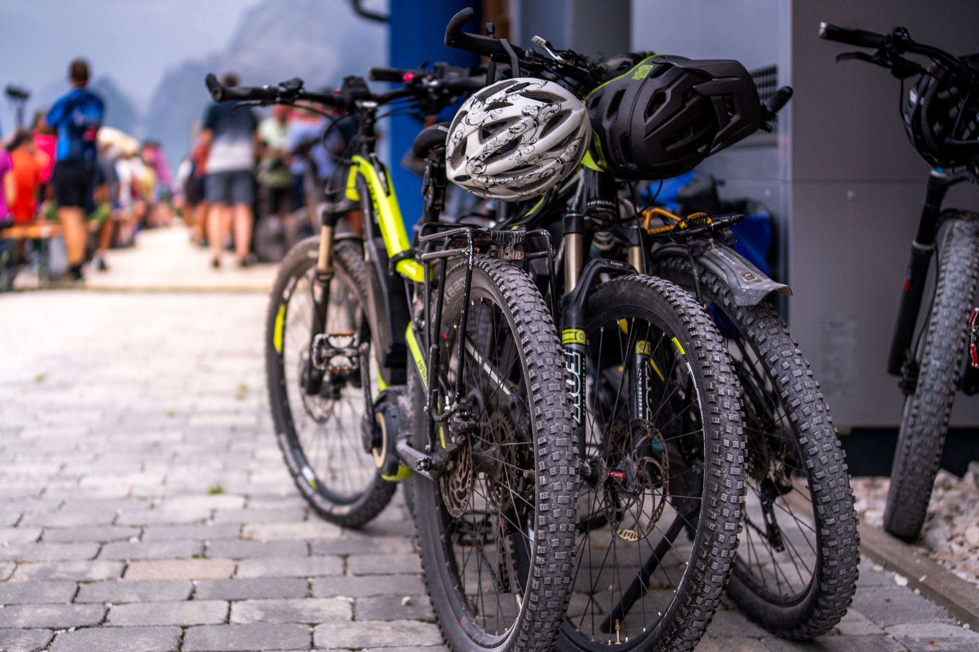 Viele Gäste kommen regelmäßig mit Bikes auf den Hirschkaser