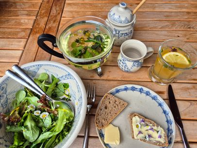 Frühlingsfrische Kräuterbrotzeit 