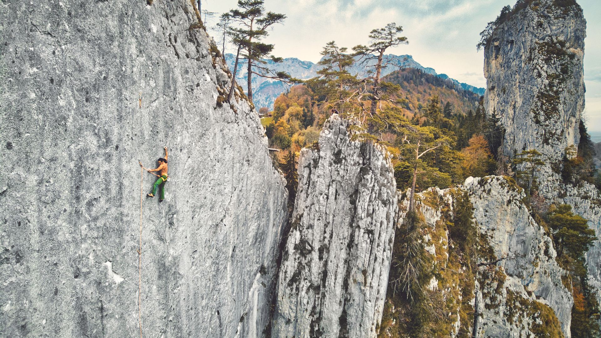 Alexander Huber klettert am Kleinen Barmstein