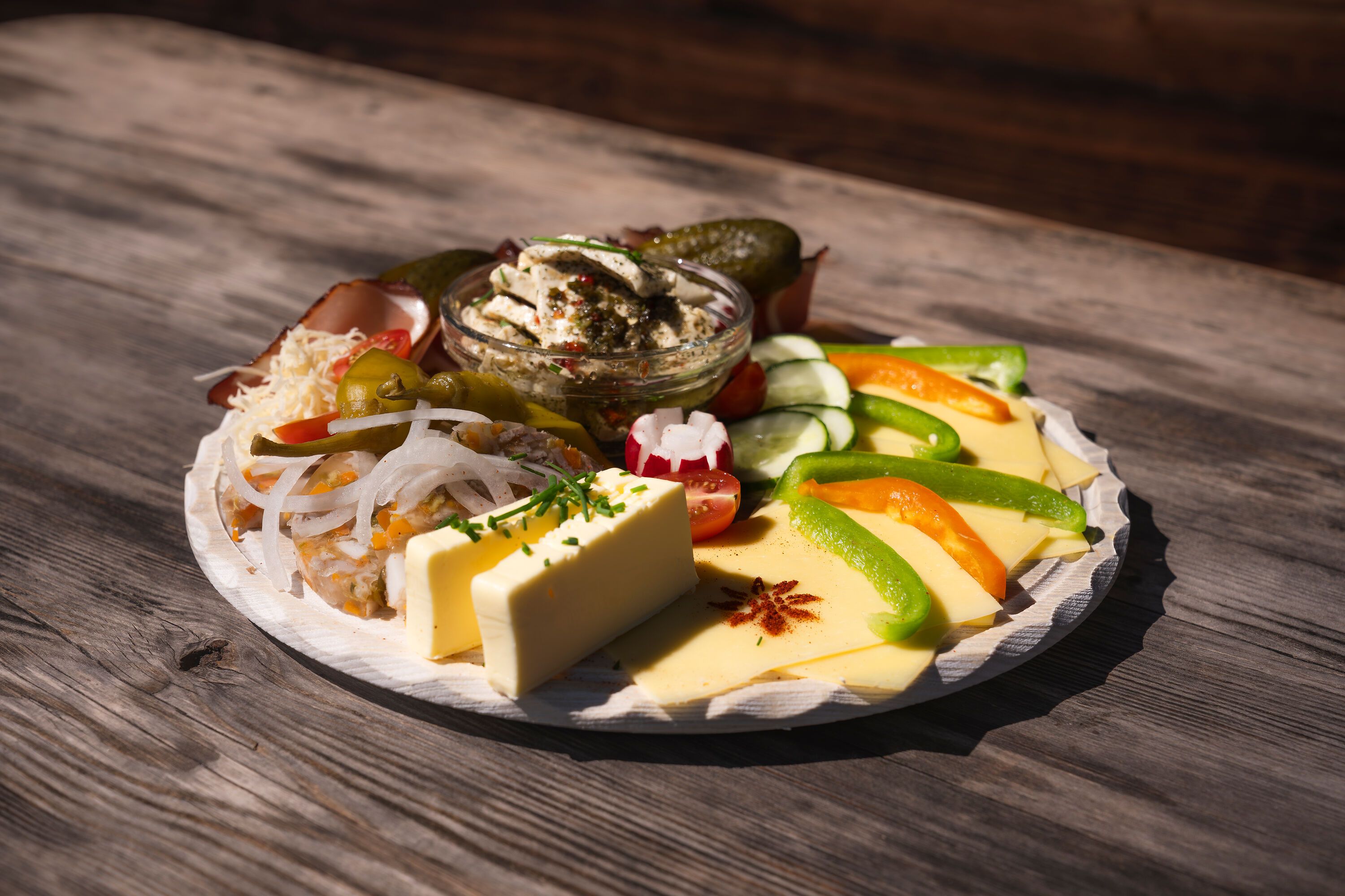 Brotzeit auf der Stubenalm