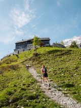 Die letzten Meter zum Purtschellerhaus