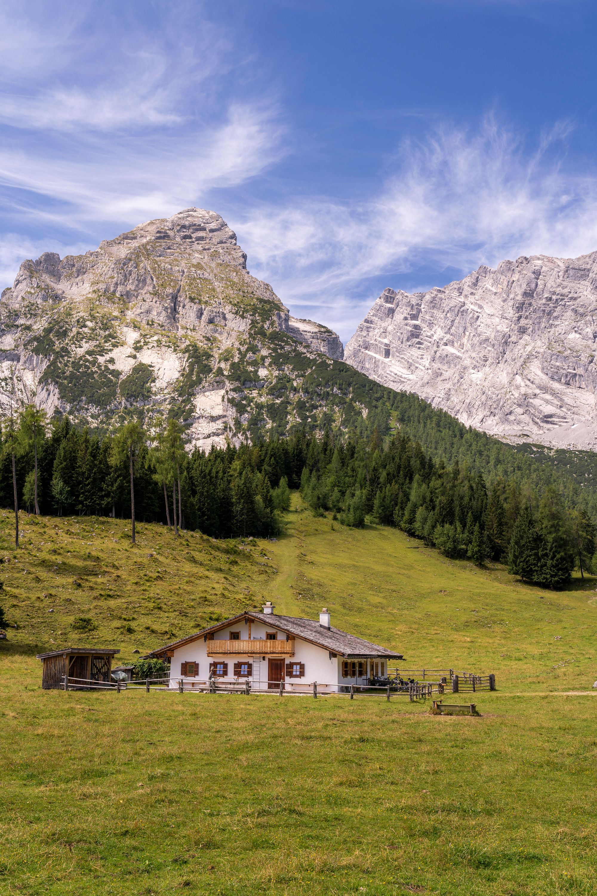 Im Hintergrund: Der Kleine Watzmann