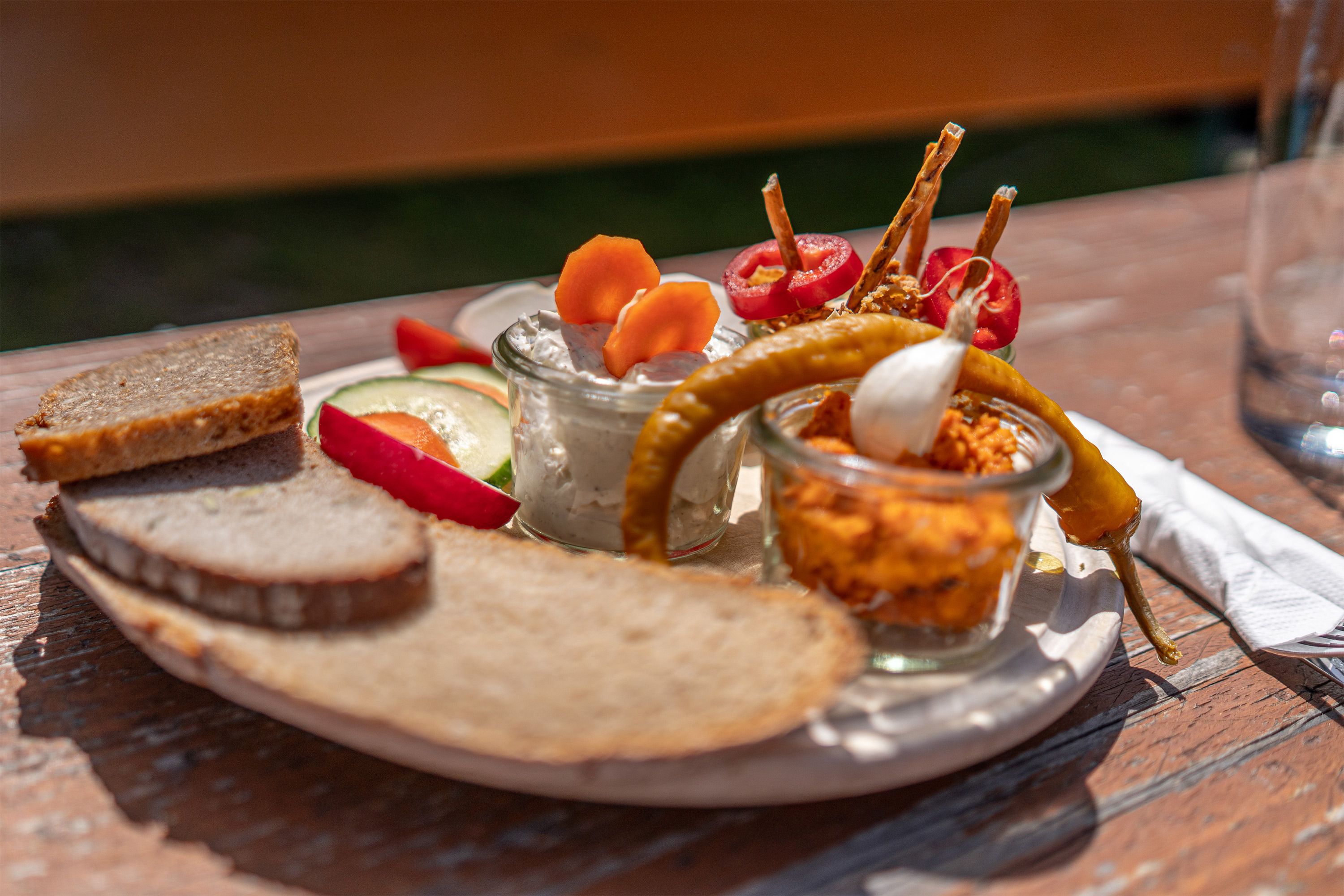 Brotzeit auf der Reiter Alm /Weißbach