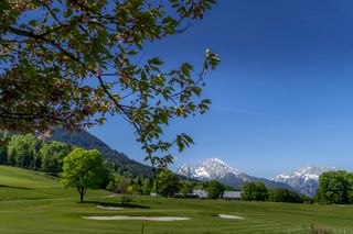 Golfplatz Berchtesgaden mit Blick auf den Watzmann