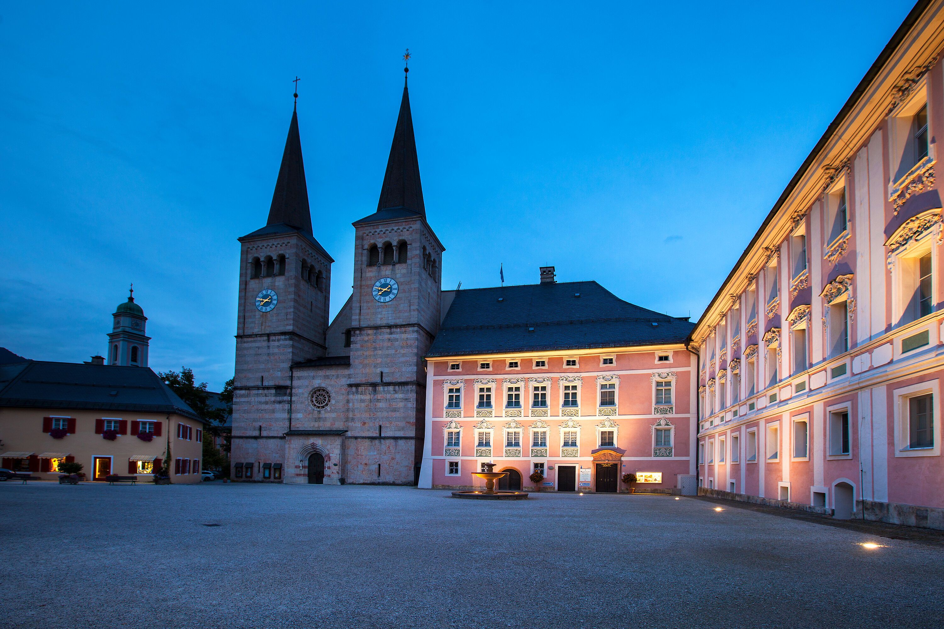 Abend an der Stiftskirche