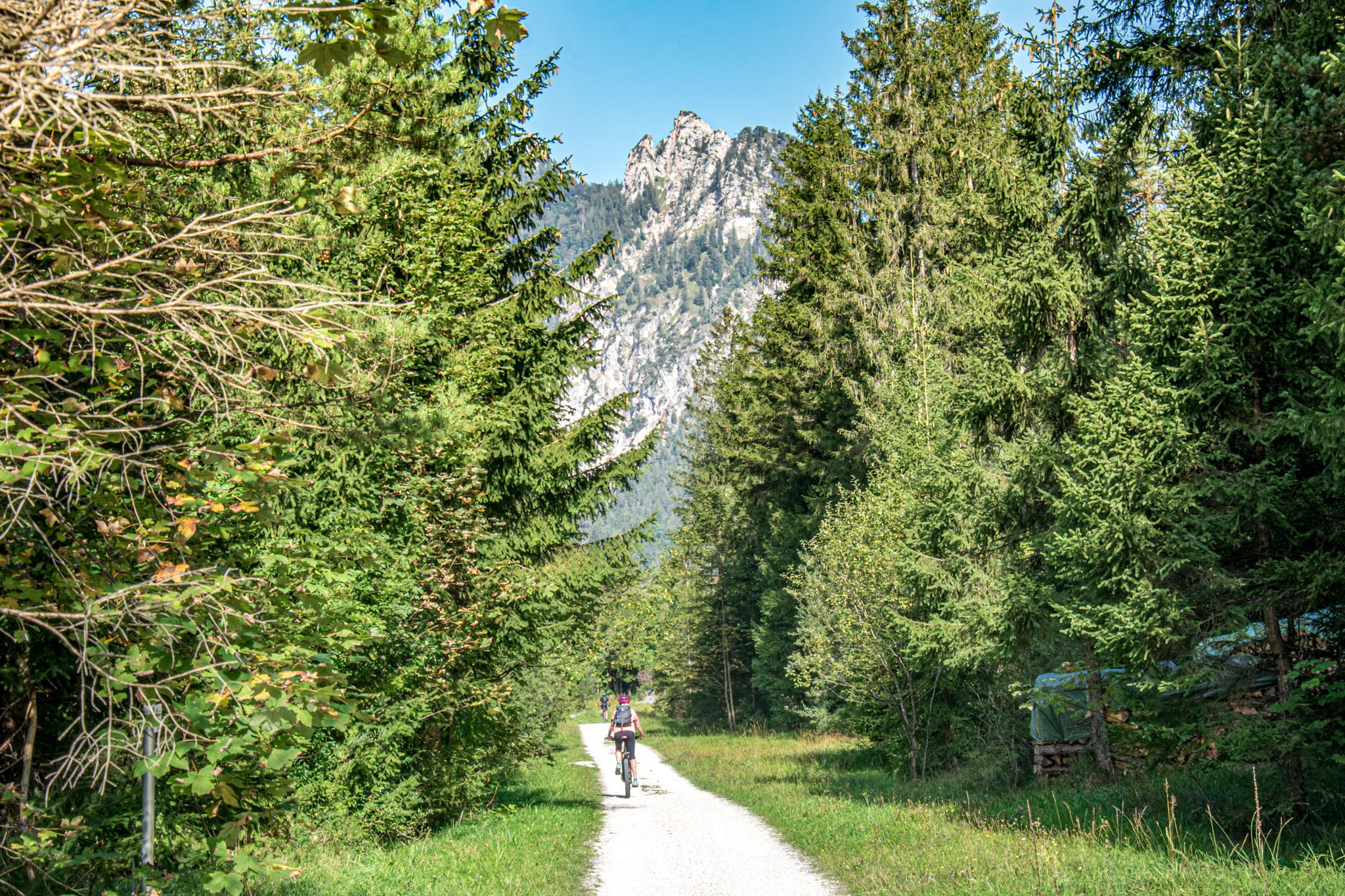 Radfahren unter der schlafenden Hexe