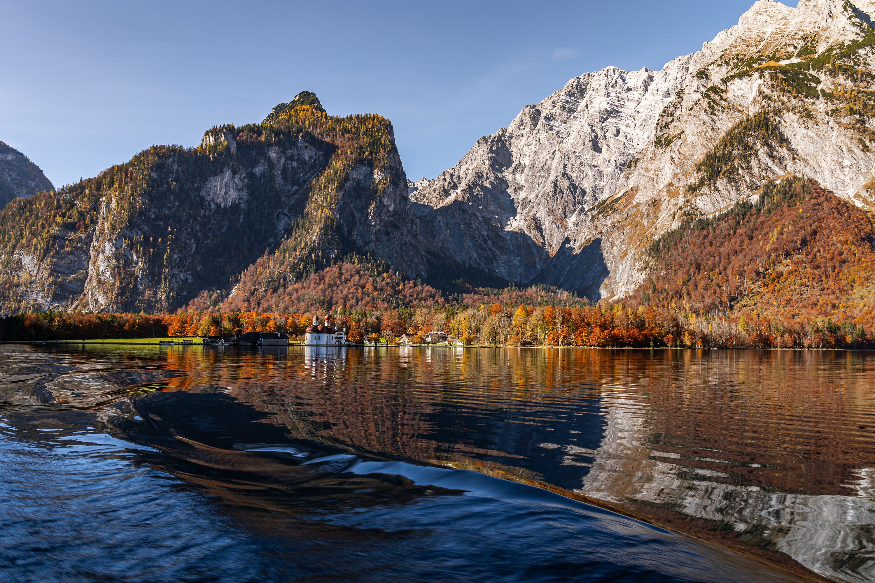 St. Bartholomä im Herbst